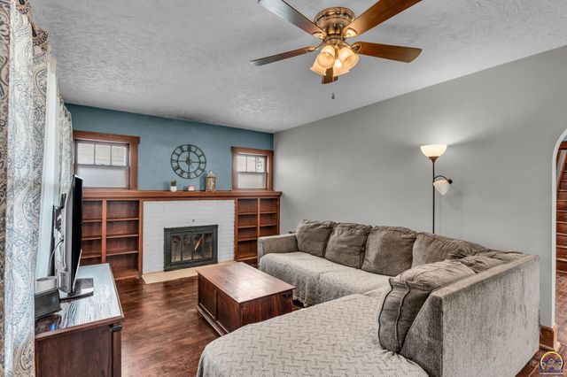 1350 SW Wayne AVE, Topeka, KS 66604