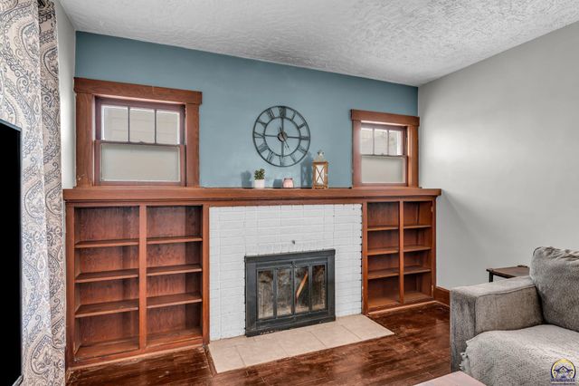 1350 SW Wayne AVE, Topeka, KS 66604