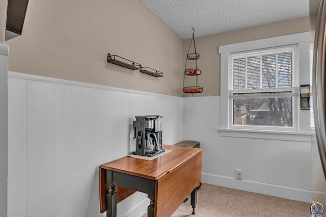 1350 SW Wayne AVE, Topeka, KS 66604