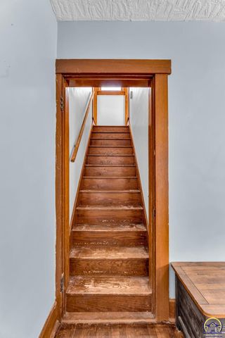 1350 SW Wayne AVE, Topeka, KS 66604