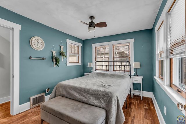 1350 SW Wayne AVE, Topeka, KS 66604