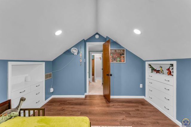 1350 SW Wayne AVE, Topeka, KS 66604