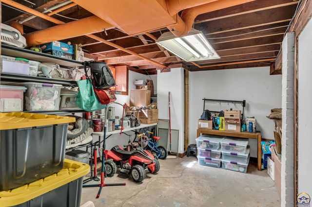 1350 SW Wayne AVE, Topeka, KS 66604