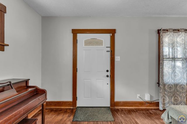 1350 SW Wayne AVE, Topeka, KS 66604