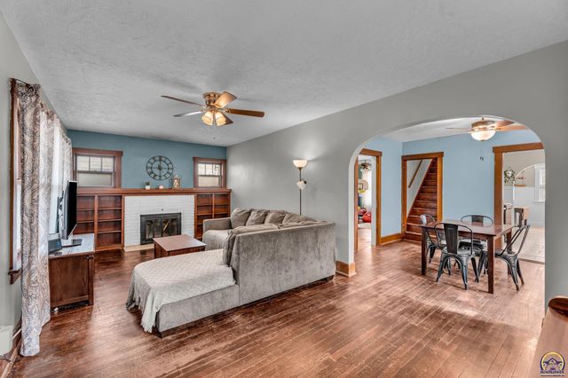 1350 SW Wayne AVE, Topeka, KS 66604