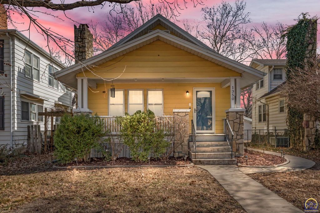 1350 SW Wayne AVE, Topeka, KS 66604