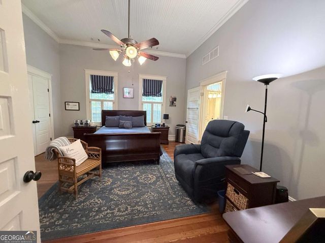 1049 N Main Street NW, Conyers, GA 30012