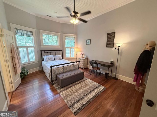 1049 N Main Street NW, Conyers, GA 30012