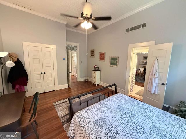 1049 N Main Street NW, Conyers, GA 30012