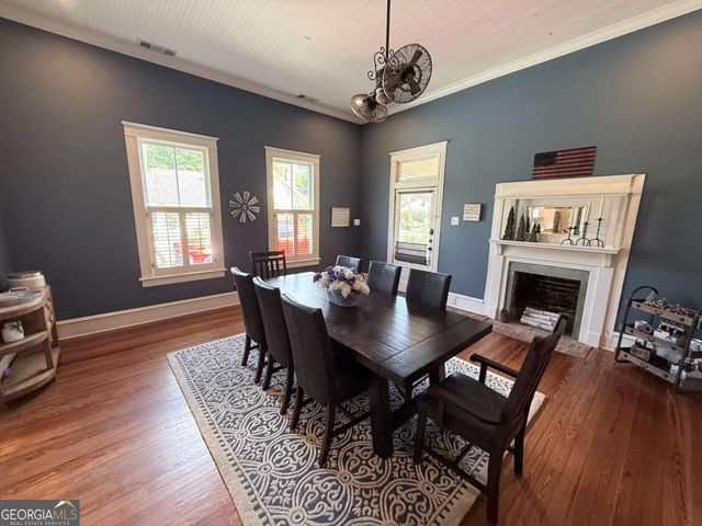 1049 N Main Street NW, Conyers, GA 30012