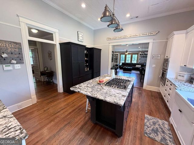 1049 N Main Street NW, Conyers, GA 30012