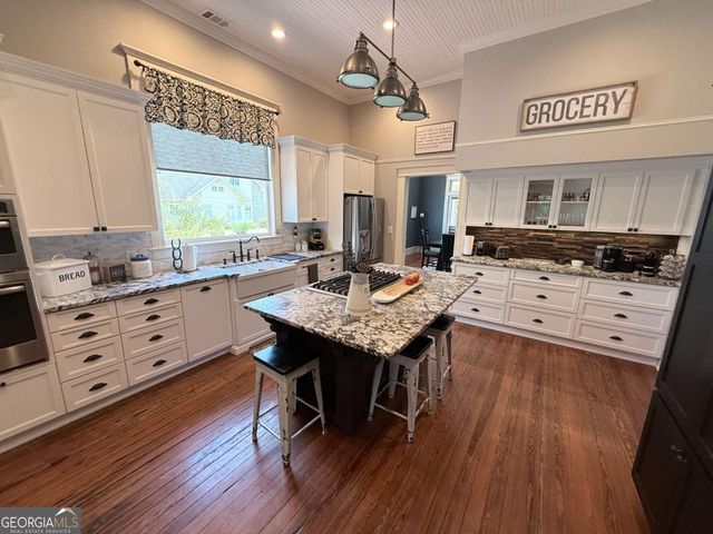 1049 N Main Street NW, Conyers, GA 30012