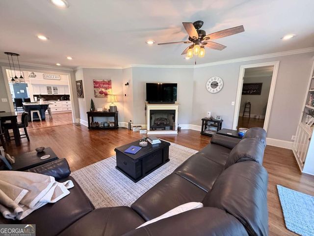 1049 N Main Street NW, Conyers, GA 30012