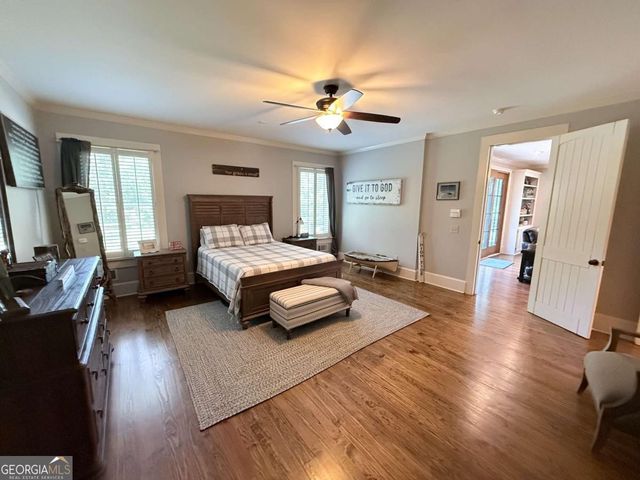 1049 N Main Street NW, Conyers, GA 30012