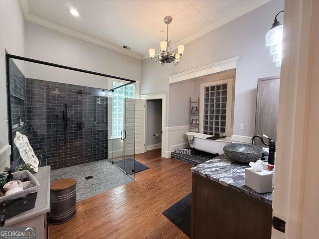 1049 N Main Street NW, Conyers, GA 30012