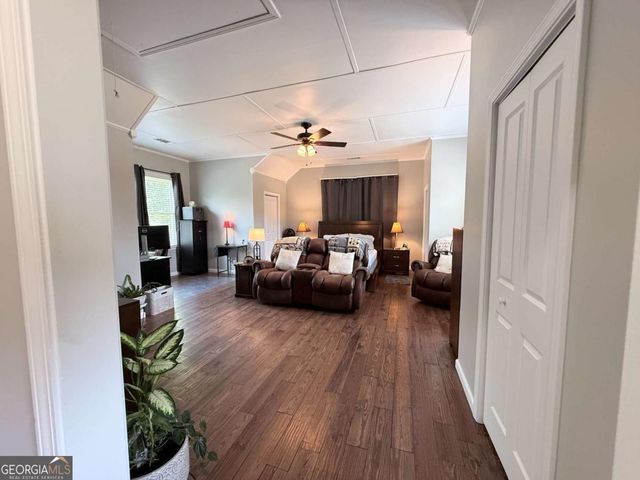 1049 N Main Street NW, Conyers, GA 30012