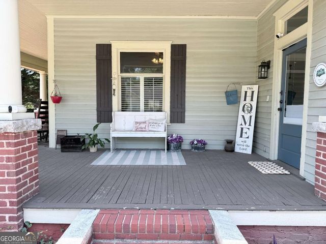 1049 N Main Street NW, Conyers, GA 30012