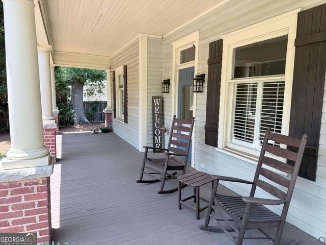 1049 N Main Street NW, Conyers, GA 30012