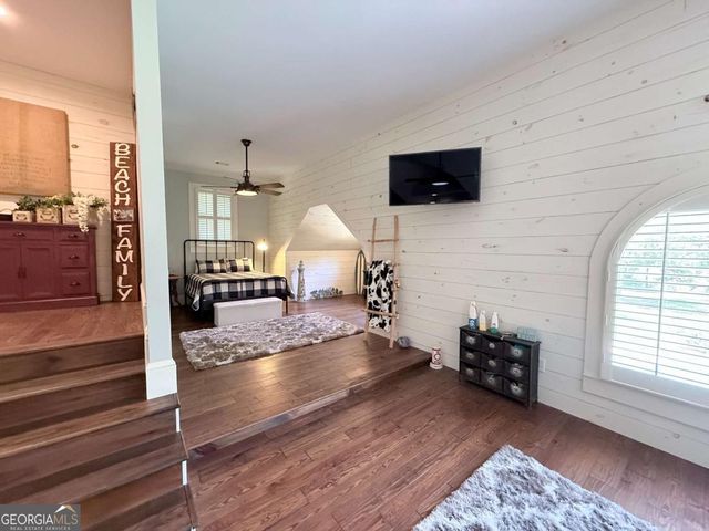 1049 N Main Street NW, Conyers, GA 30012
