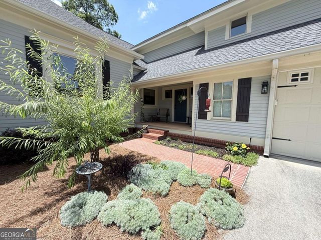 1049 N Main Street NW, Conyers, GA 30012