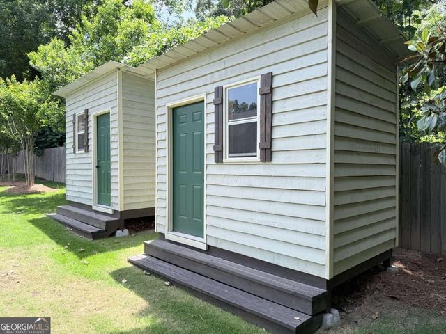 1049 N Main Street NW, Conyers, GA 30012