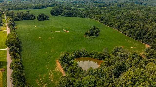 4 Highland Rd, Westmoreland, TN 37186