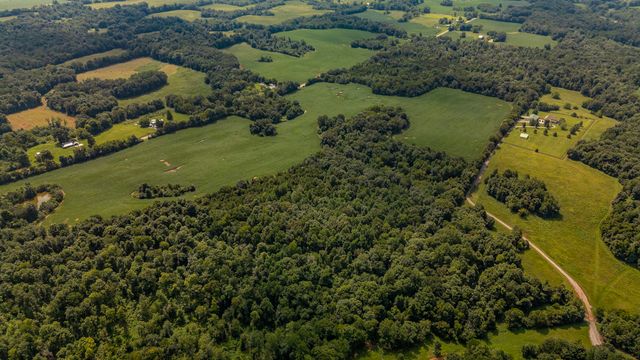 4 Highland Rd, Westmoreland, TN 37186
