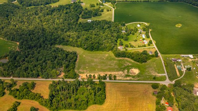 4 Highland Rd, Westmoreland, TN 37186