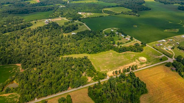 4 Highland Rd, Westmoreland, TN 37186