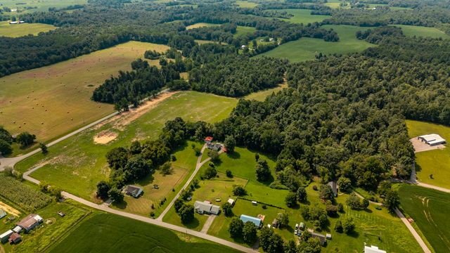 4 Highland Rd, Westmoreland, TN 37186