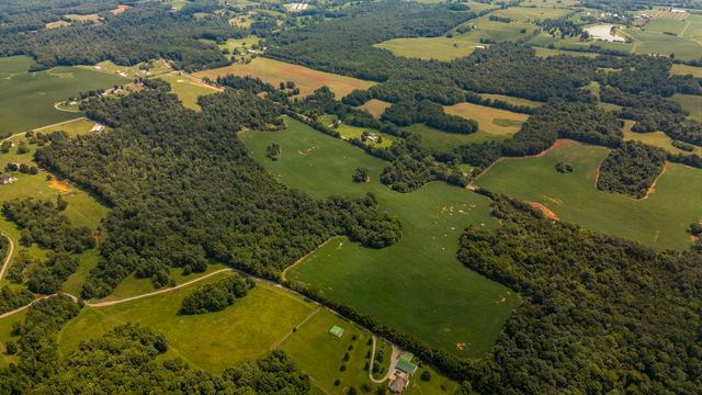 4 Highland Rd, Westmoreland, TN 37186