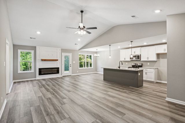 2655 Scott Dr, Clarksville, TN 37042