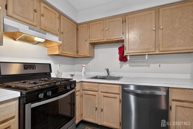 726 Waterford Drive, Edison, NJ 08817