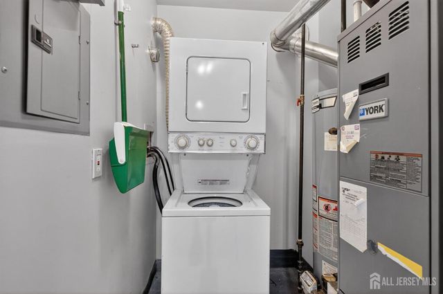 726 Waterford Drive, Edison, NJ 08817