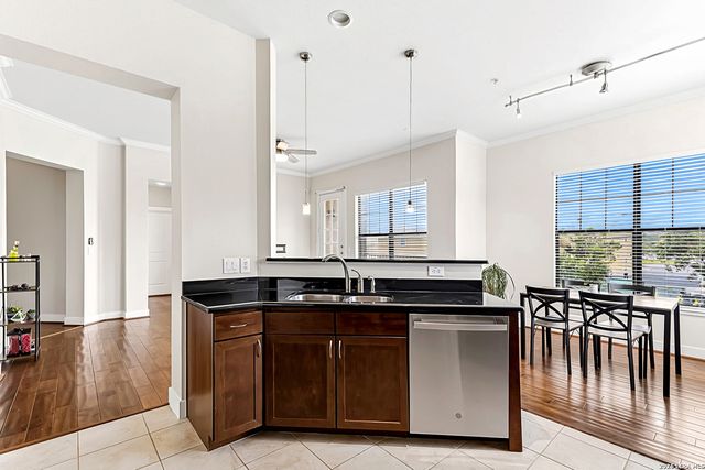 7342 Oak Manor Dr Apt 7301, San Antonio, TX 78229