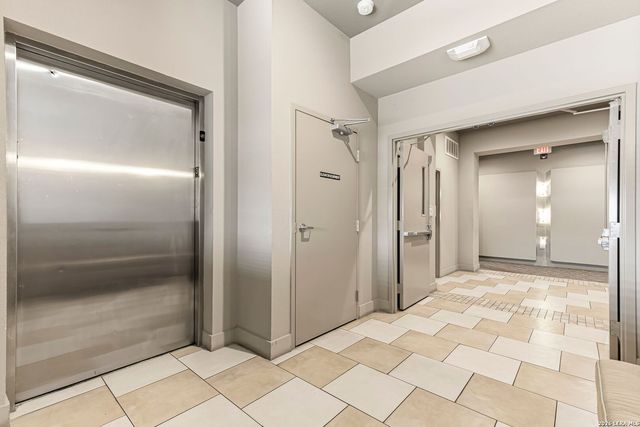 7342 Oak Manor Dr Apt 7301, San Antonio, TX 78229