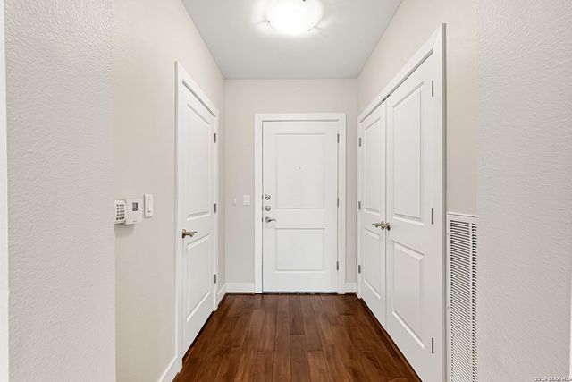 7342 Oak Manor Dr Apt 7301, San Antonio, TX 78229