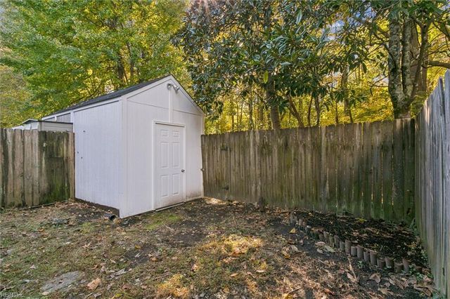 55 S Valasia RD, Poquoson, VA 23662