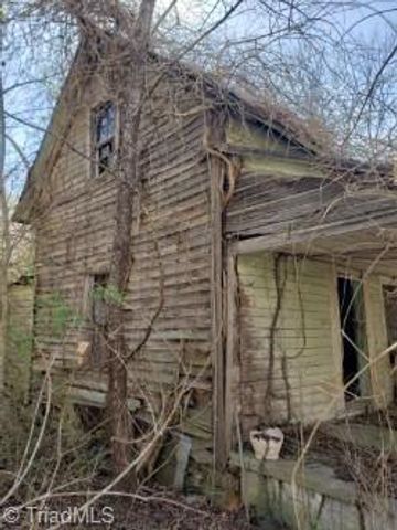 2041 Sandy Cross Road, Reidsville, NC 27320