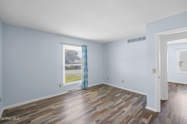 600 Wilkshire Drive, Waterville, OH 43566