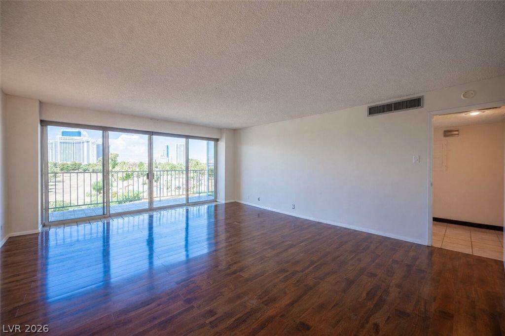 Image 8 of property listing at 3111 Bel Air Drive 6E, Las Vegas, NV 89109