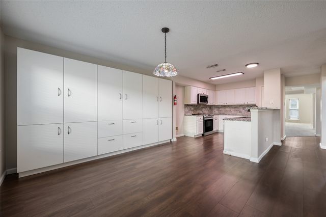 3510 Meadowview Drive, Corinth, TX 76210