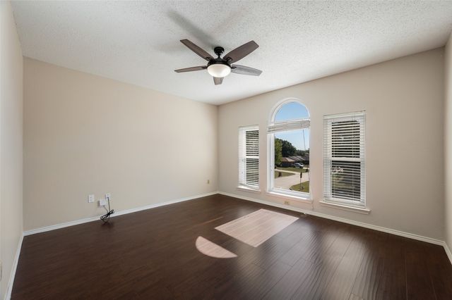 3510 Meadowview Drive, Corinth, TX 76210