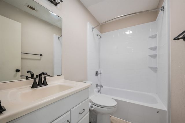 3510 Meadowview Drive, Corinth, TX 76210
