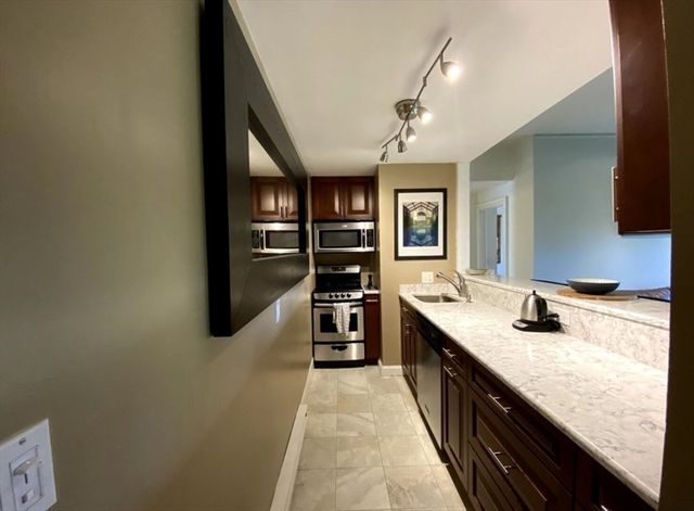 42 West Newton 424, Boston, MA 02118