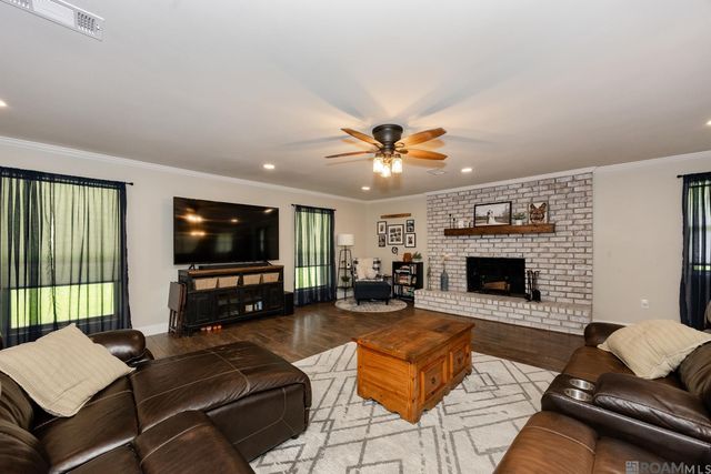38885 Walker North Rd, Walker, LA 70785