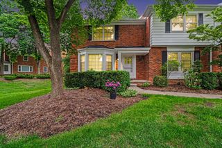 7 Barbour Lane 11, Bloomfield Hills City, MI 48304