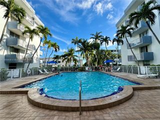 1801 S Treasure Dr 109, North Bay Village, FL 33141