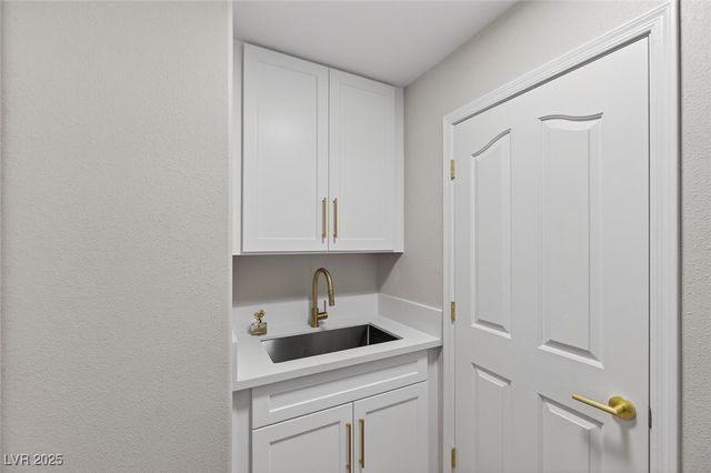 9205 Pitching Wedge Drive, Las Vegas, NV 89134