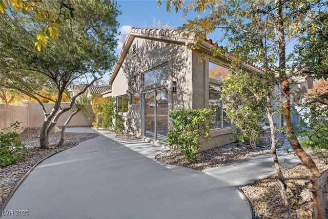 9205 Pitching Wedge Drive, Las Vegas, NV 89134